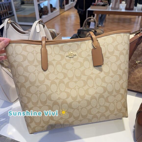 NWT COACH CITY TOTE Light Khaki Signature Canvas Saddle...